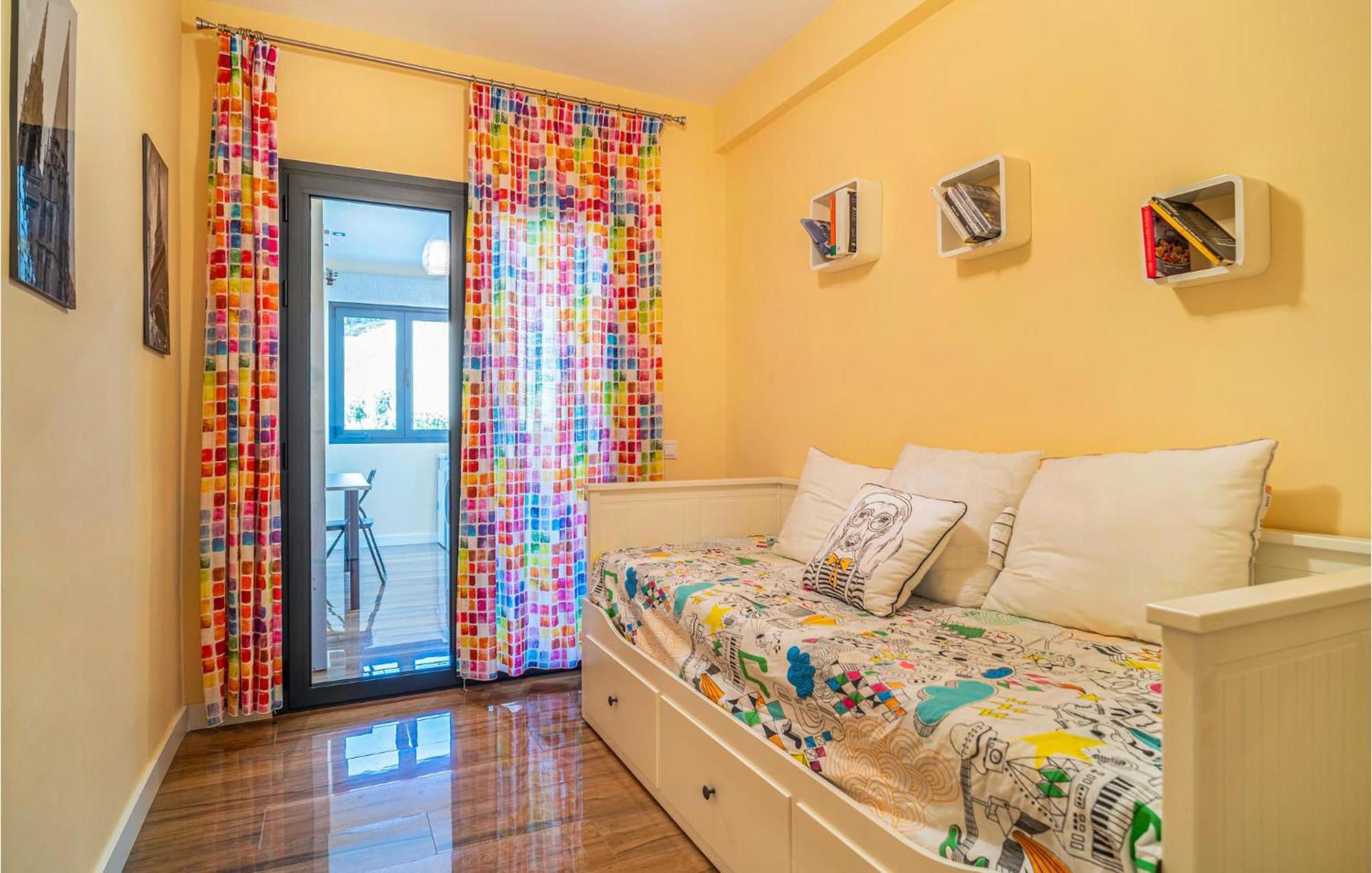 Vakantiehuis Gorgeous In With Kitchen Benalmádena